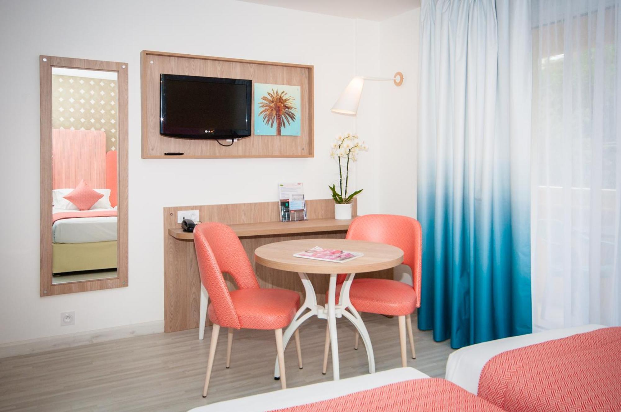 Standard Studio (2 Adults)