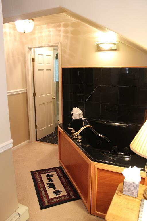King Suite with Spa Bath