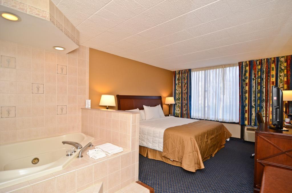 King Room with Spa Bath
