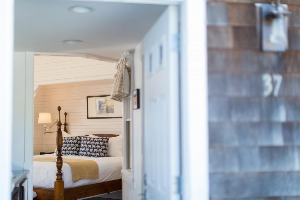 Suite,425232927:JPEG