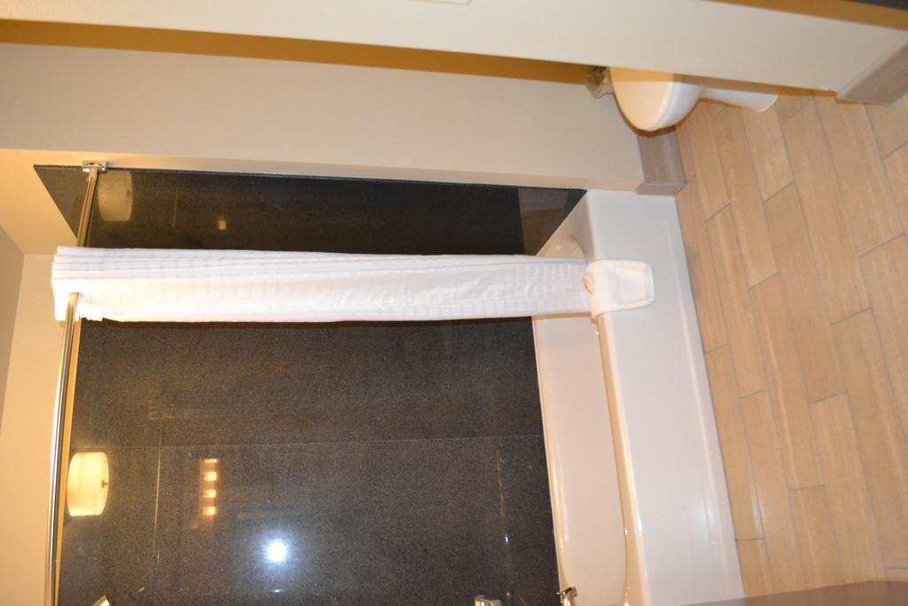 Deluxe King Room - Non-Smoking