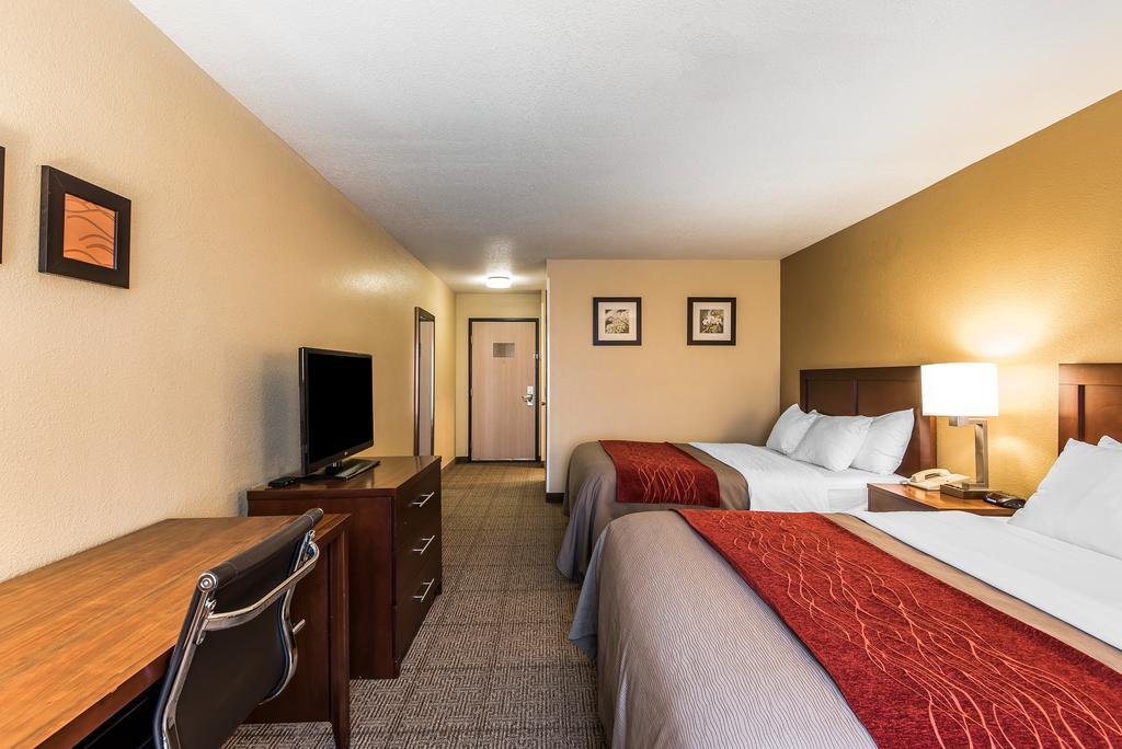 Queen Room with Two Queen Beds - Non-Smoking