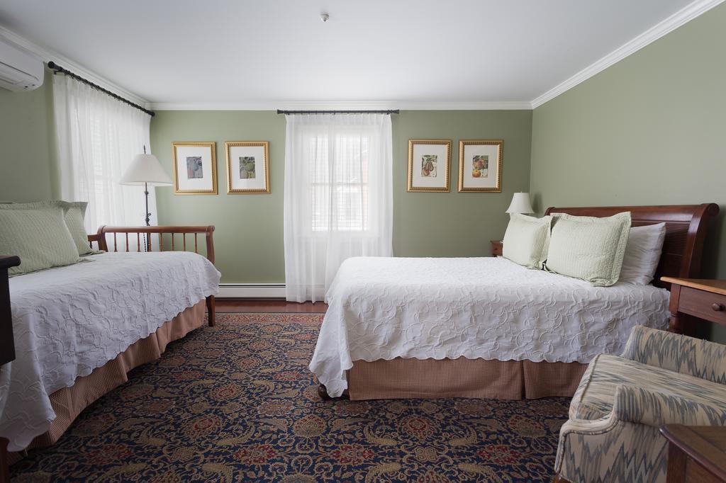 Standard Queen Room
