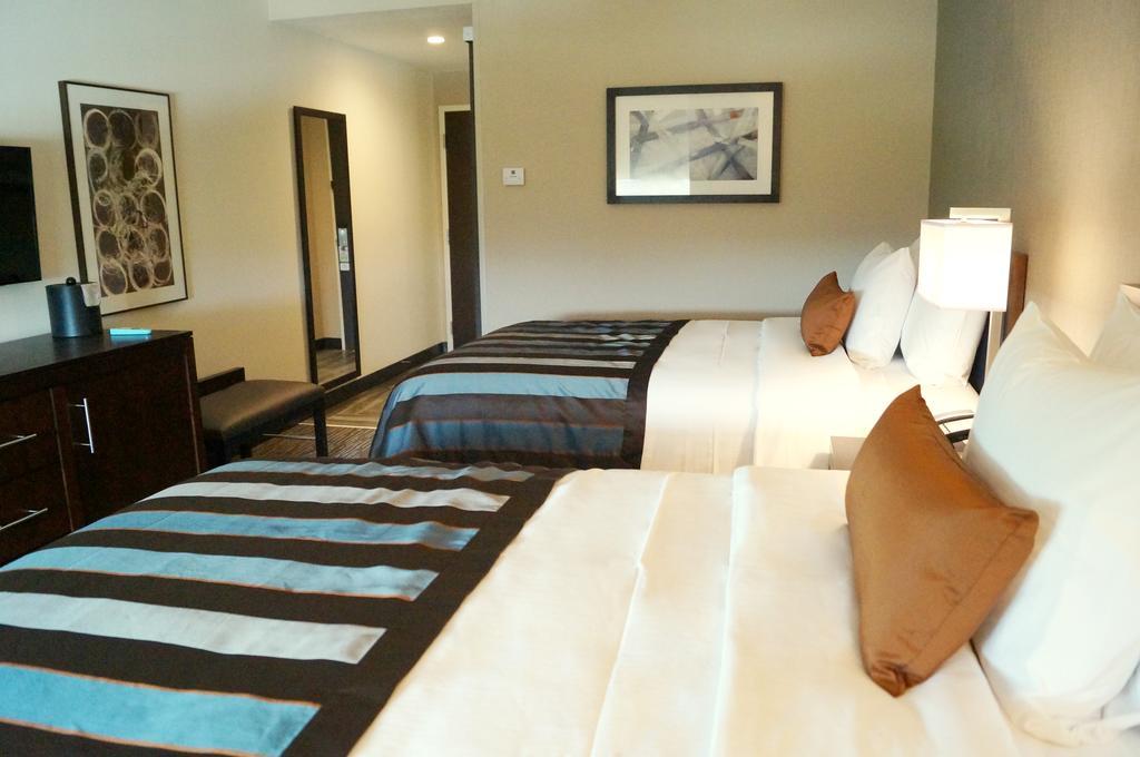 Queen Room with Two Queen Beds - Disability Access