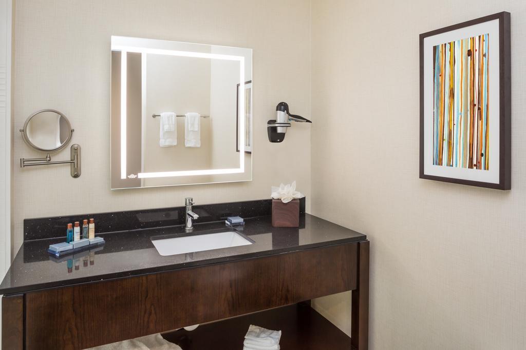 King Room - Mobility Access/Non-Smoking