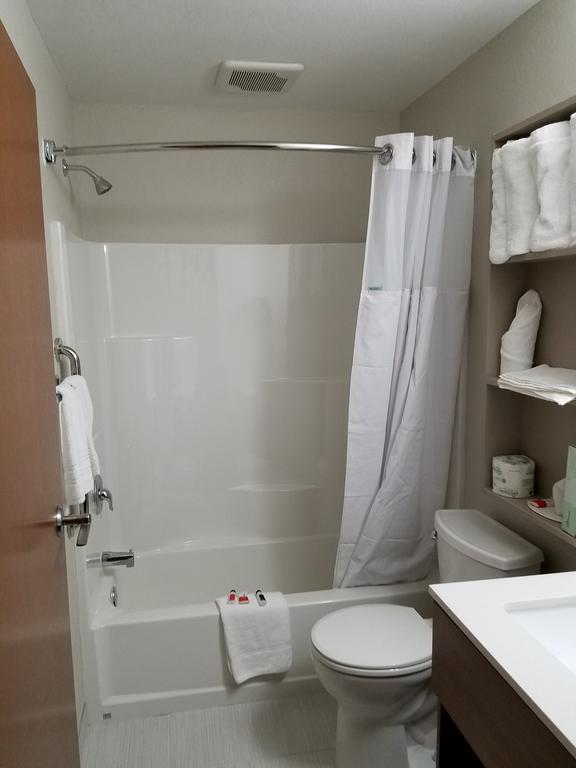 Queen Room with Two Queen Beds,436073382:JPEG