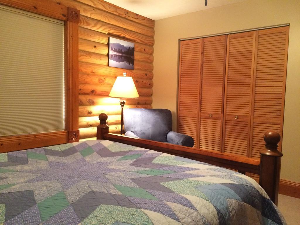 Deluxe Queen Suite