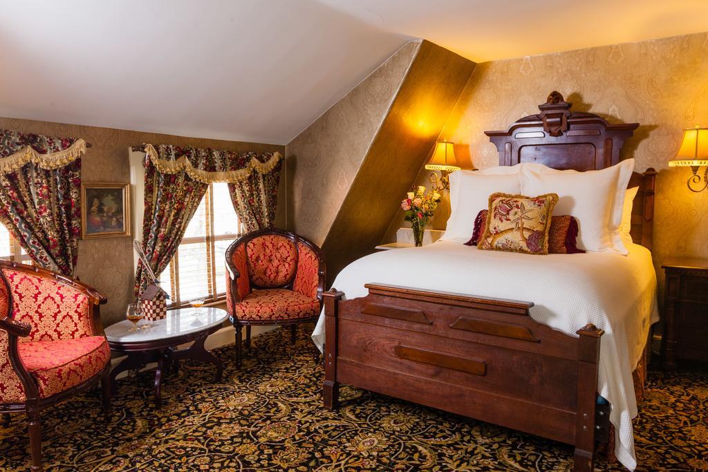 Queen Room with Garden View