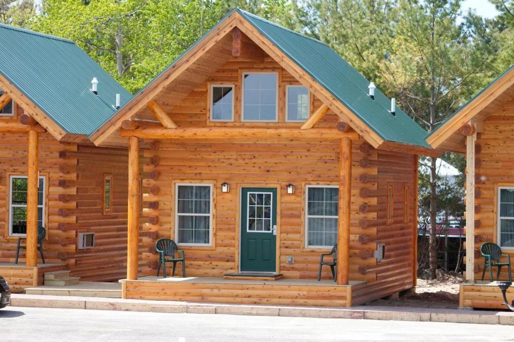 Two Story Log Cabin,43979440:JPEG