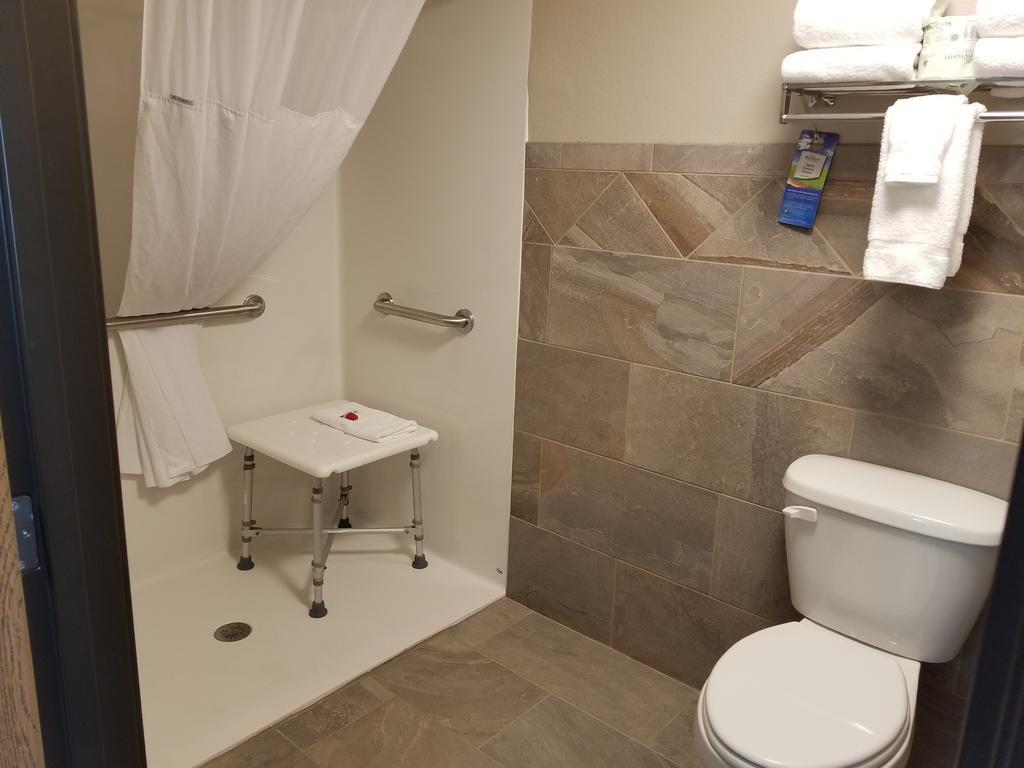 Queen Room - Disability Access