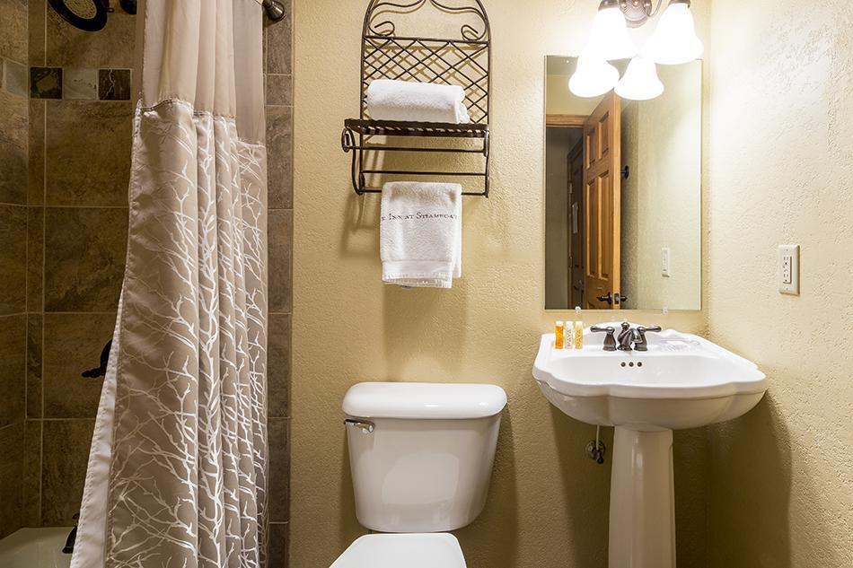 Deluxe King Suite