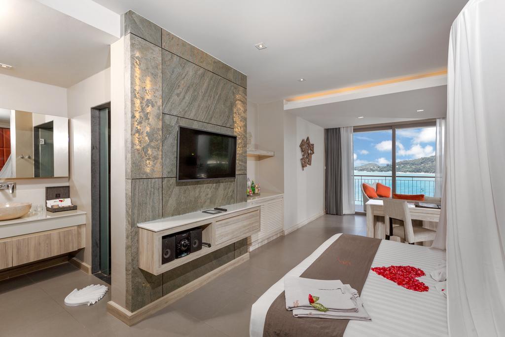 Sea View Jacuzzi Romance Suite