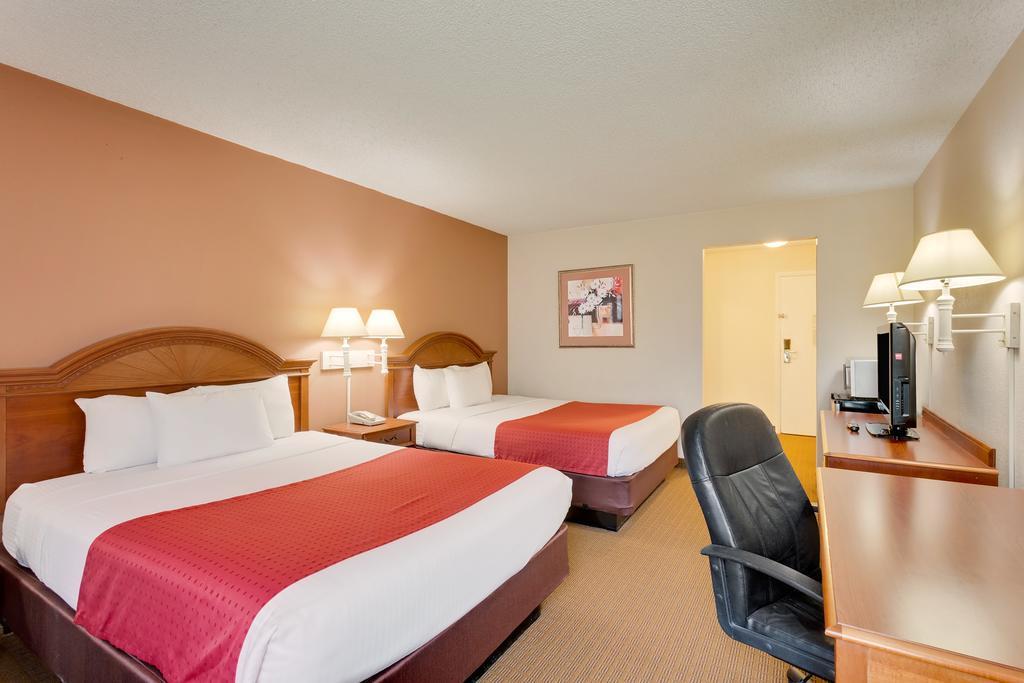 Queen Room with Two Queen Beds - Non-Smoking