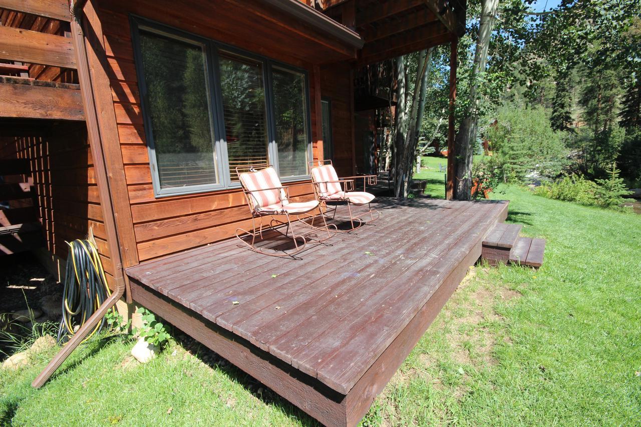 One-Bedroom Suite with Kitchenette with Stove
