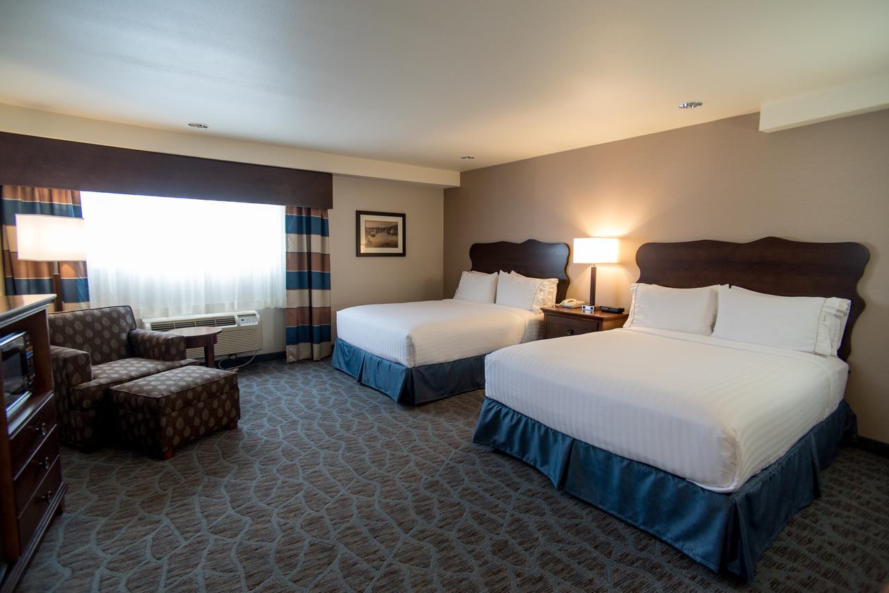 Standard Queen Room with Two Queen Beds - Extra Floor Space