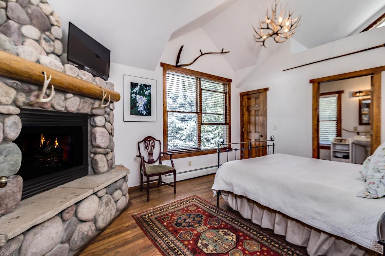 King Room with Spa Bath
