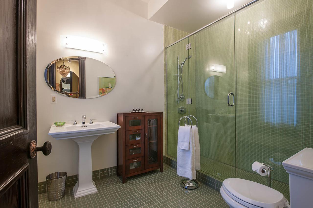 Deluxe Double Room,517958037:JPEG