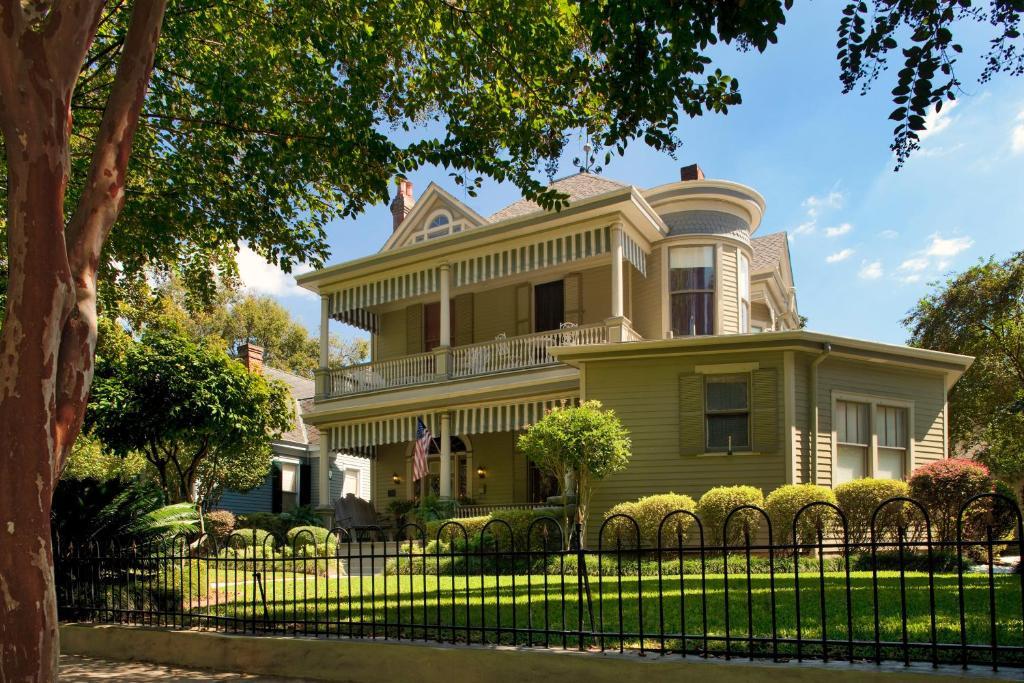 Two-Bedroom King Suite - Rose Suite