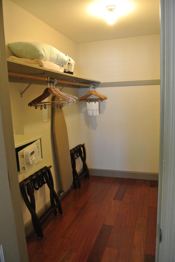 One-Bedroom Suite with Two Double Beds,713566300:JPEG