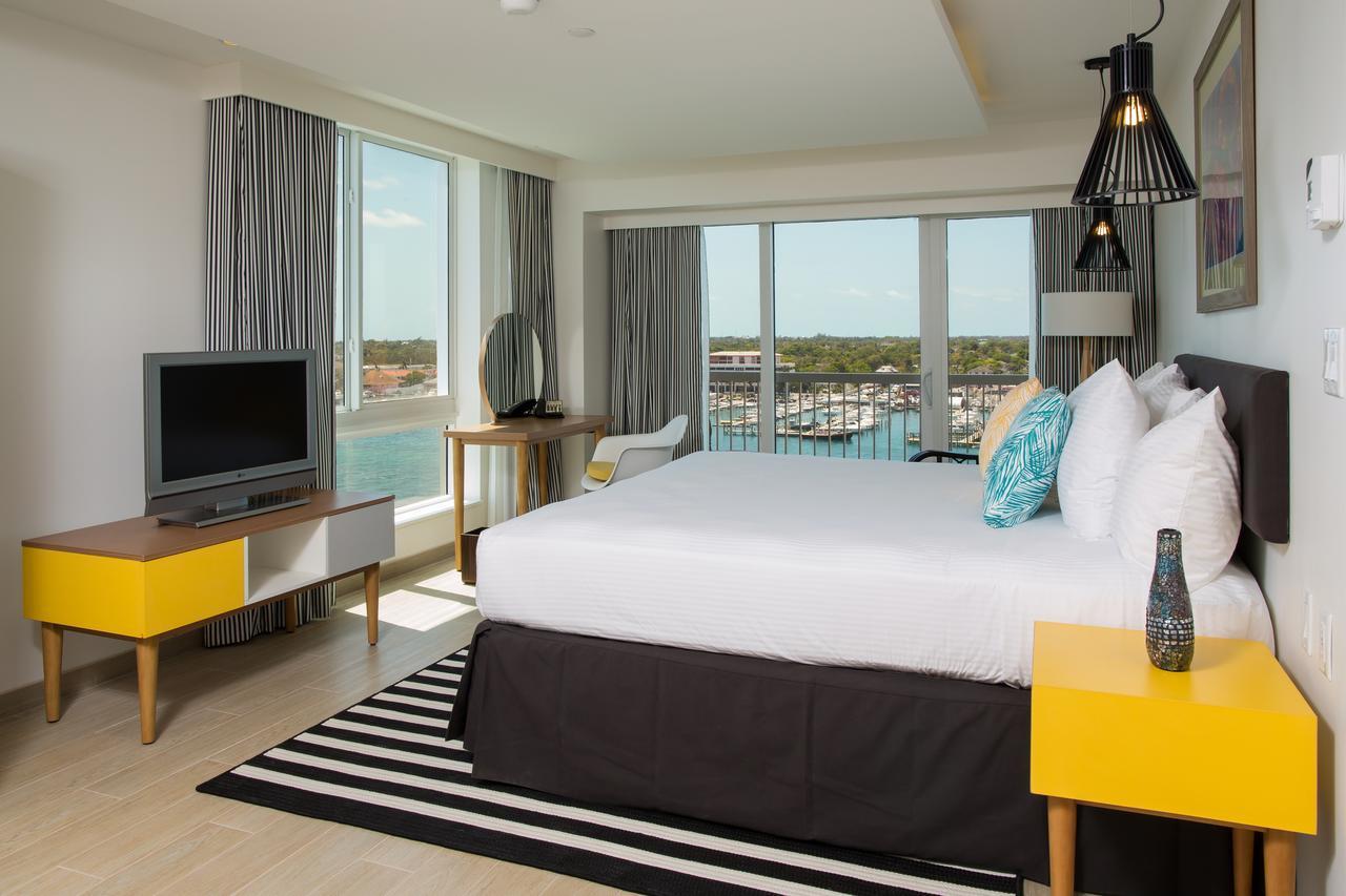 One Bedroom Harbour Front Suite King