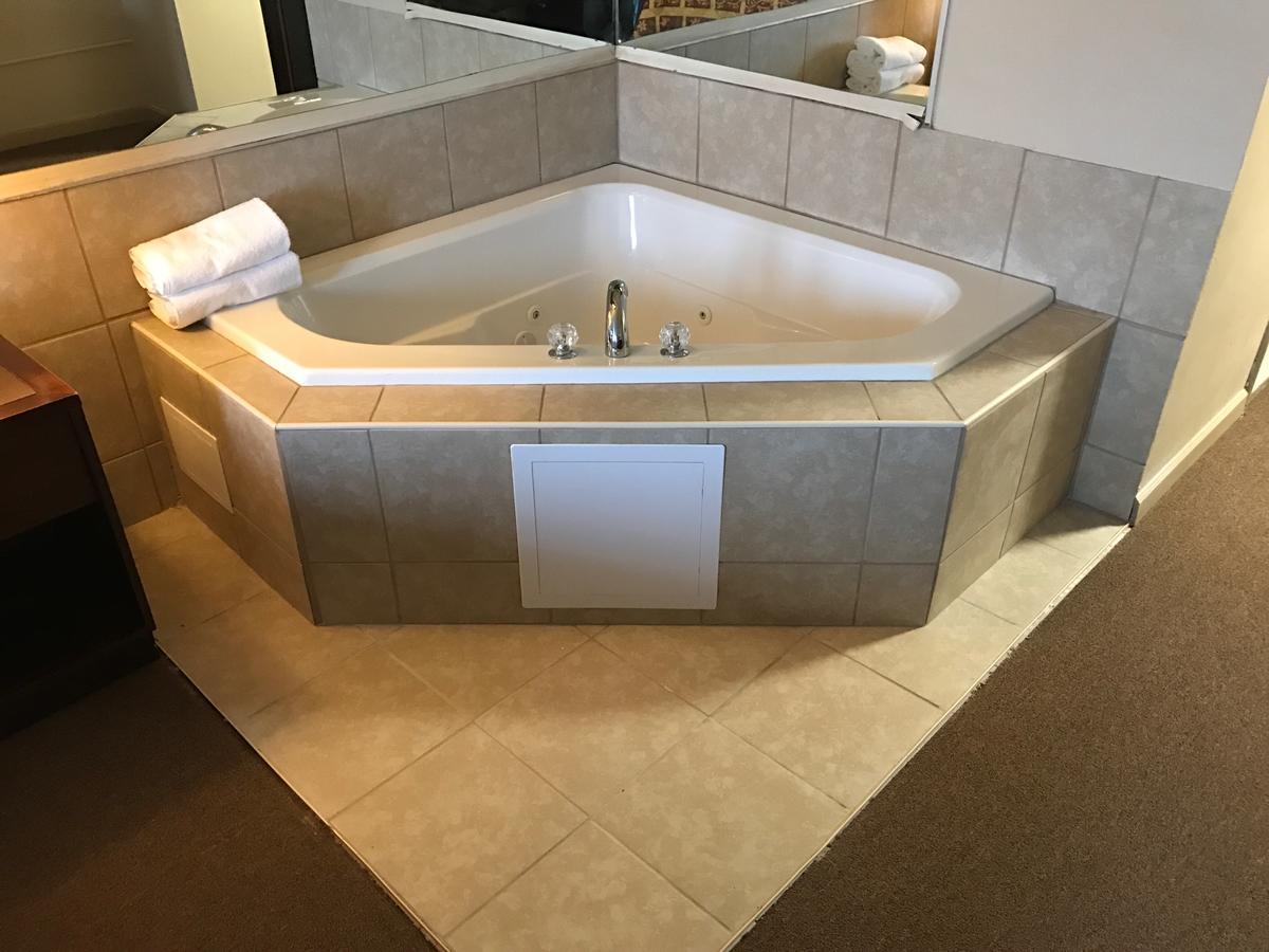 Suite with Hot Tub