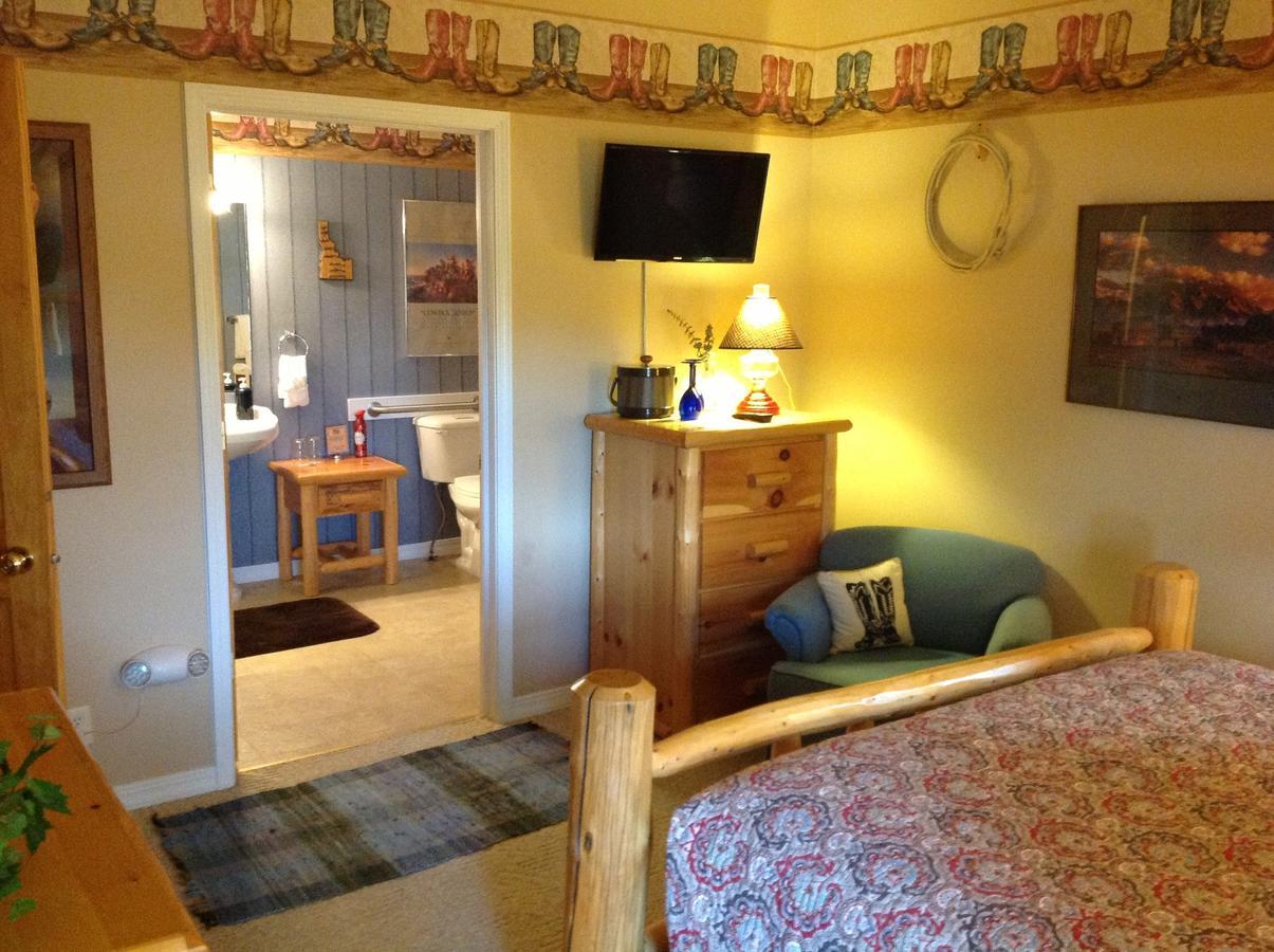 Queen Room - Disability Access