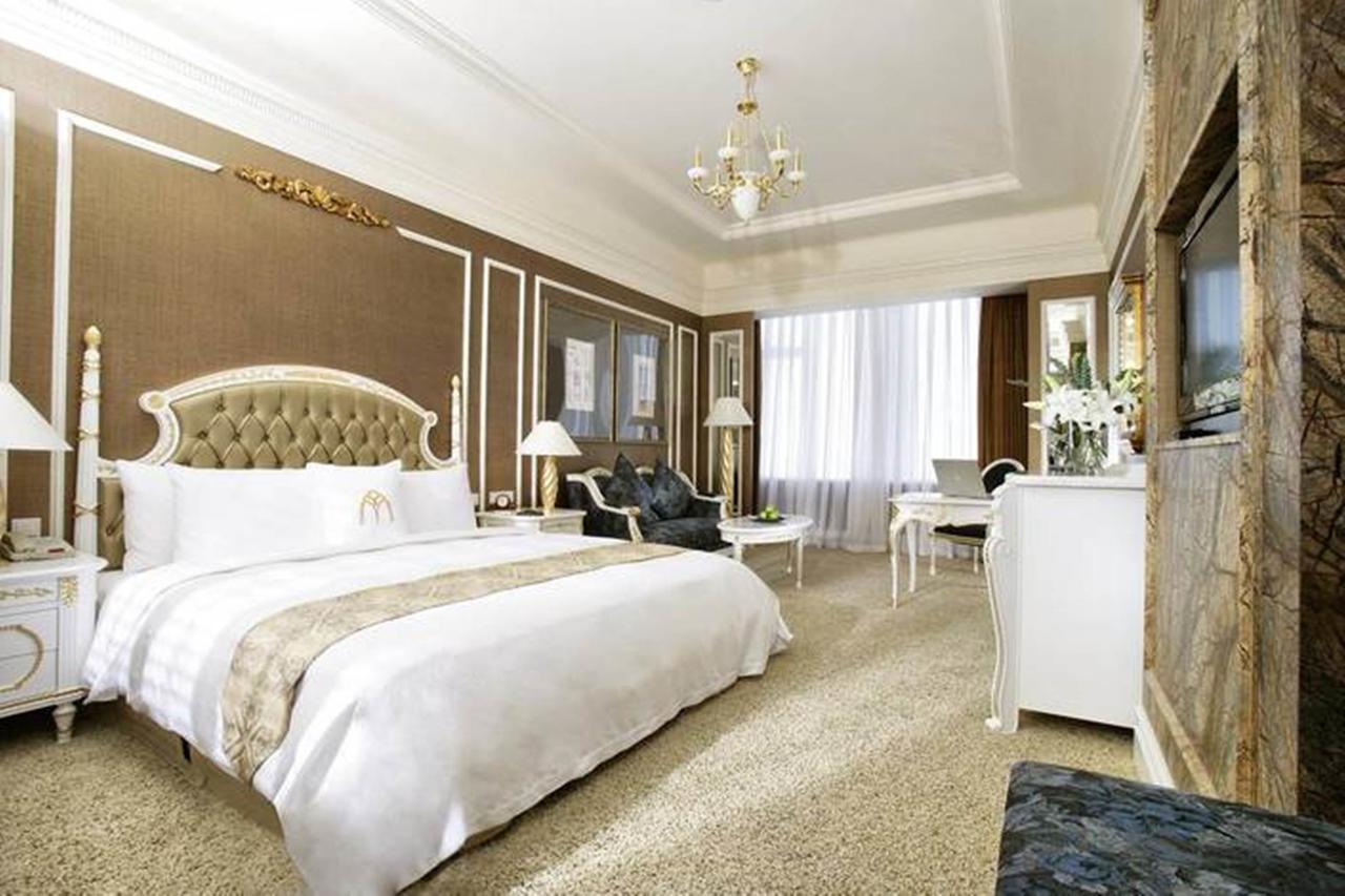 One-Bedroom Suite