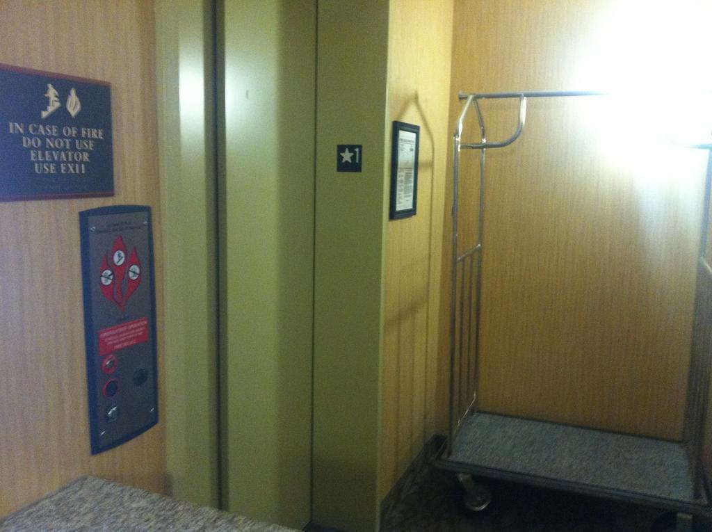 Deluxe Queen Room with Two Queen Beds - Non-Smoking