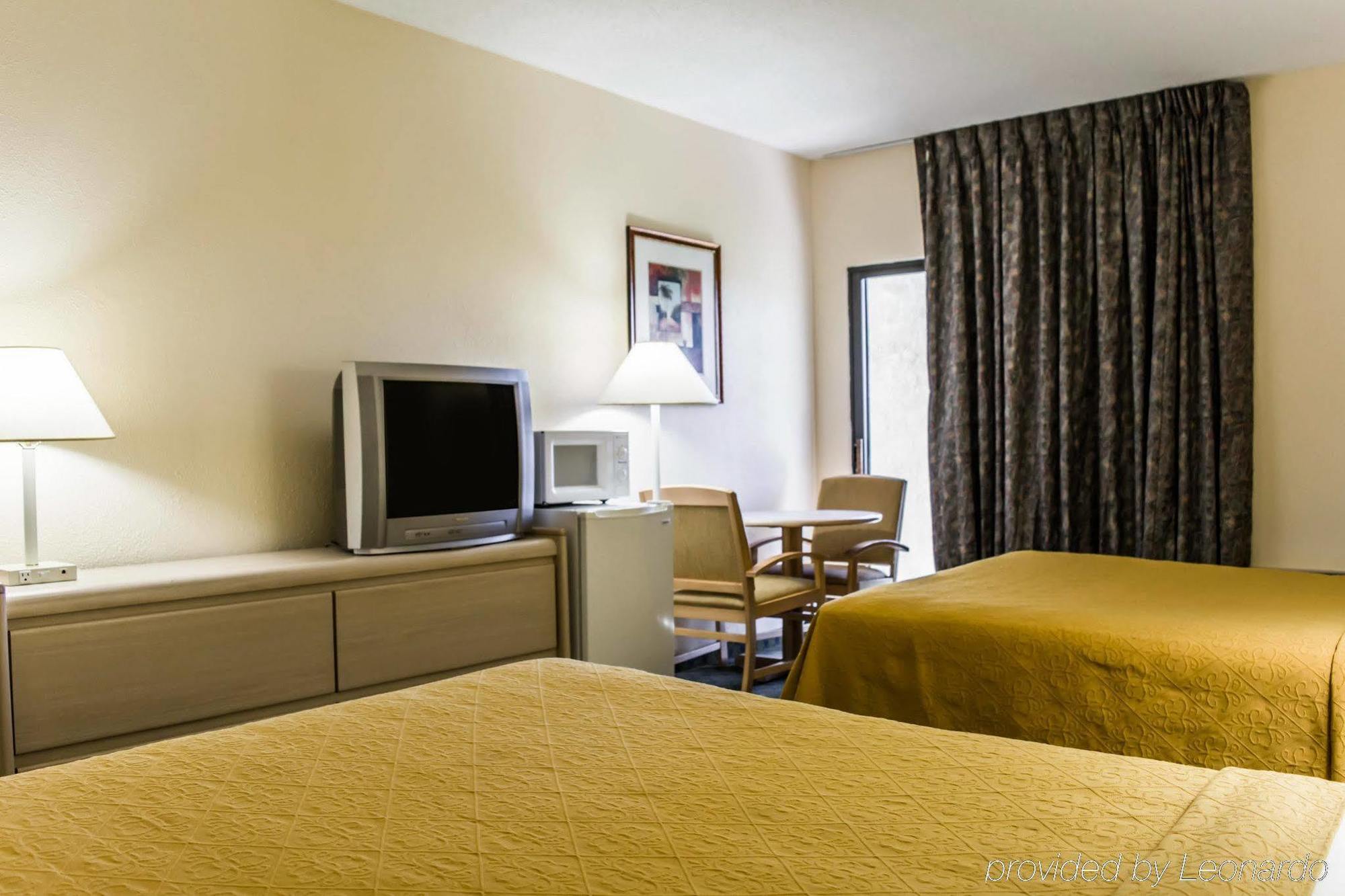 Standard Queen Room with Two Queen Beds