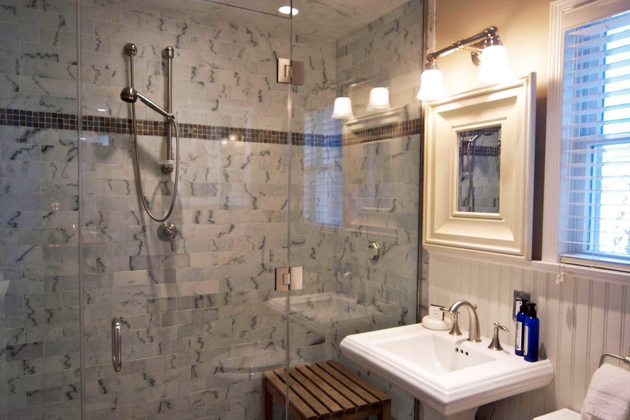 Suite Twelve - Not Pet-Friendly