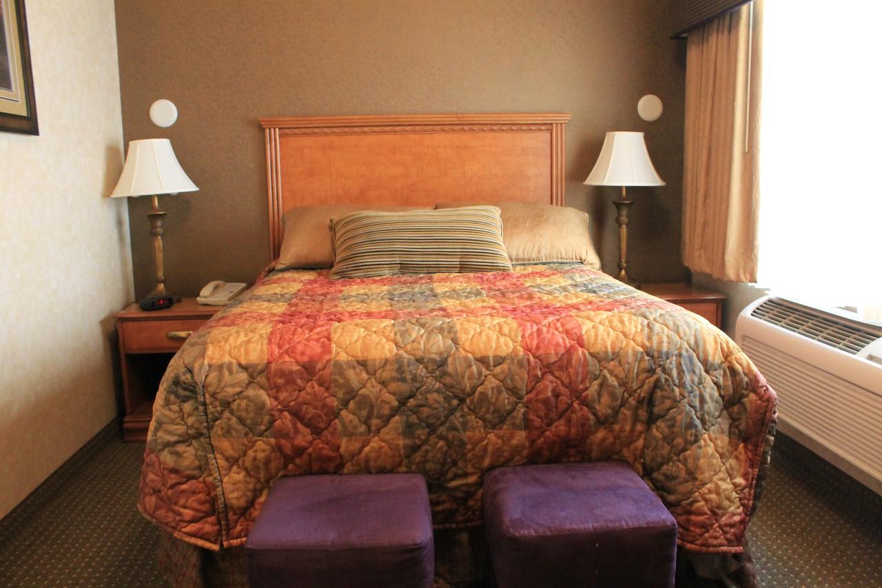 Queen Suite,539709945:JPEG