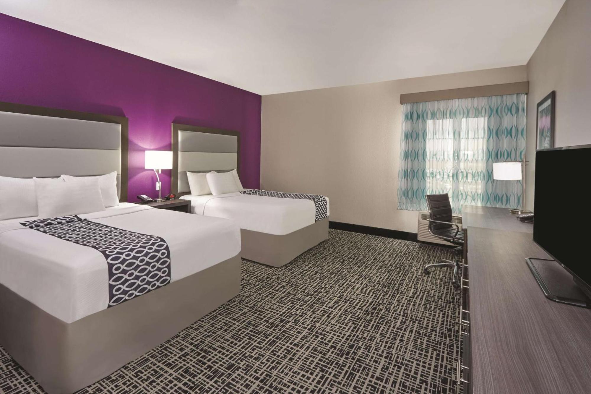 Queen Room with Two Queen Beds - Mobility Access/Non-Smoking,1285040032:JPEG