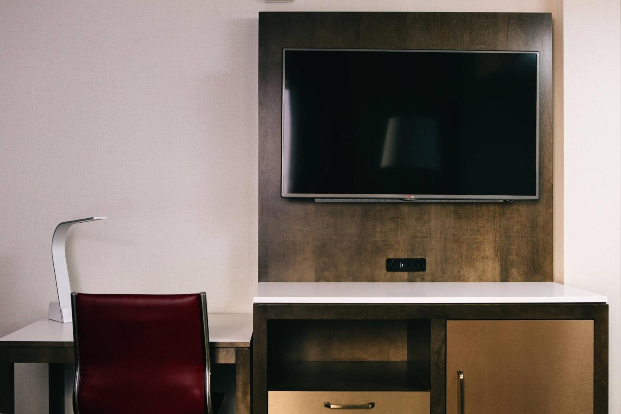 King Room,1353915449:JPEG