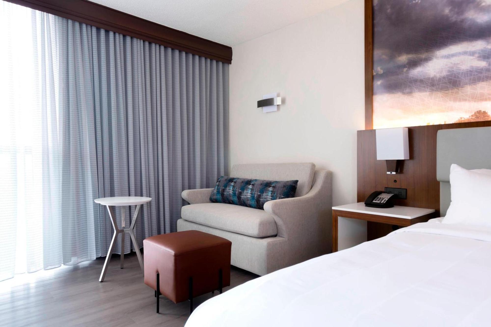 Queen Room with Two Queen Beds,558050118:JPEG