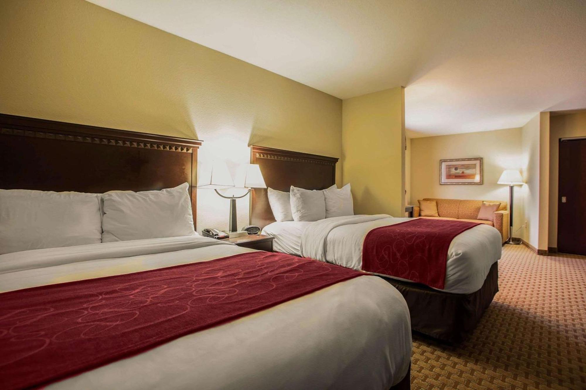 Queen Suite with Two Queen Beds - Non-Smoking