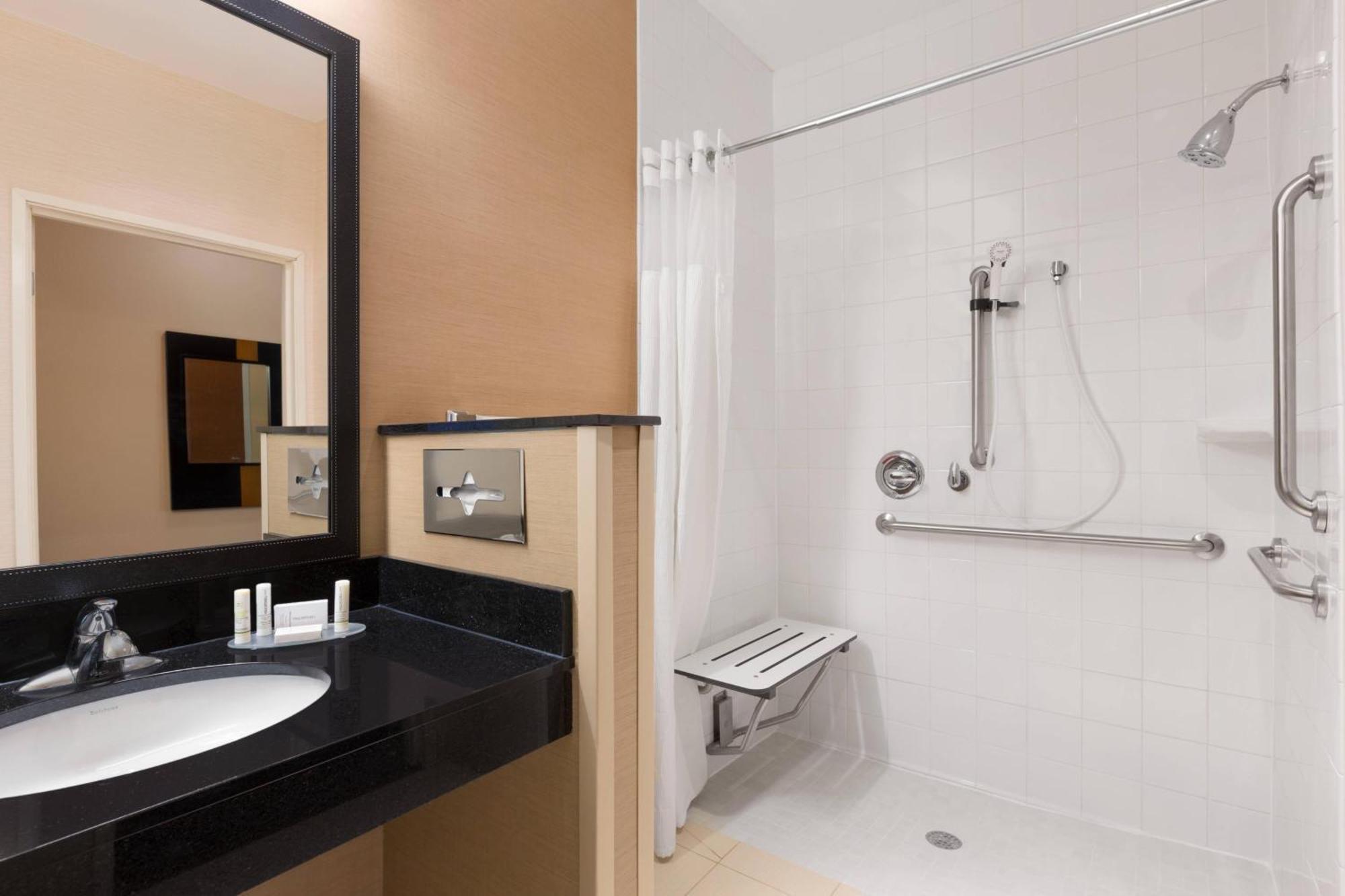 Queen Room - Disability Access/Non Smoking
