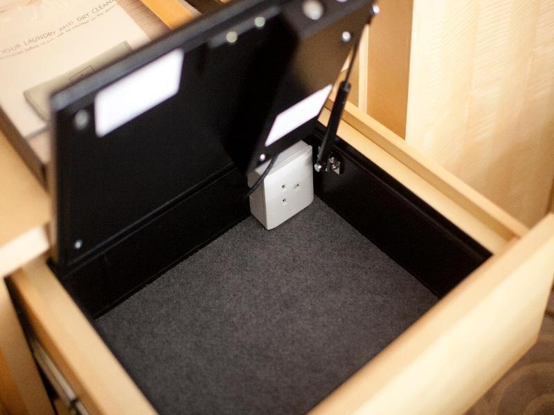 Sky Deluxe King Room,1277575015:JPEG