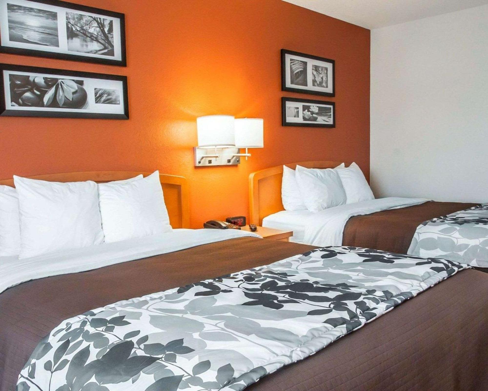 Queen Room with Two Queen Beds - Non-Smoking