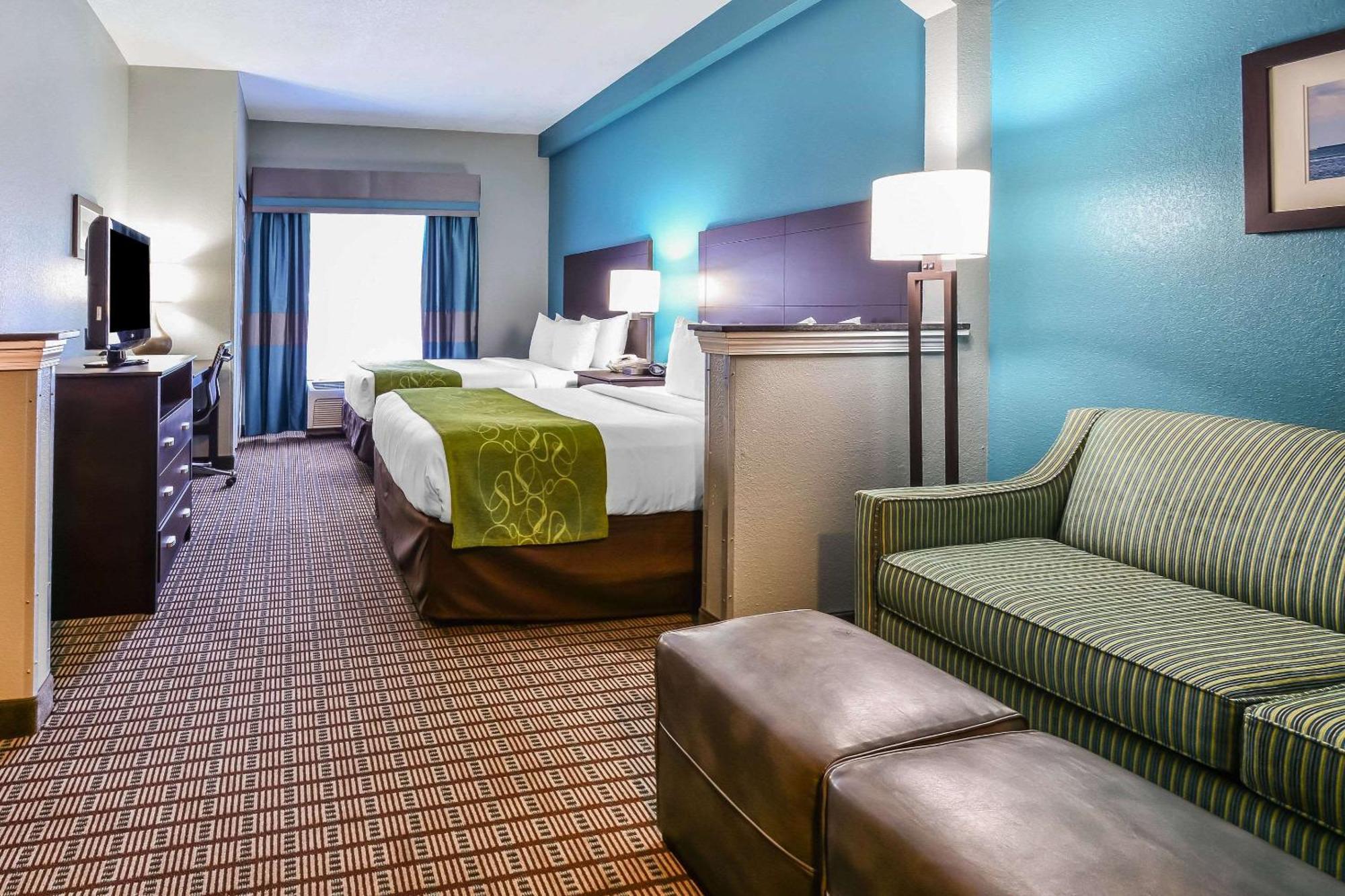 Queen Suite with Two Queen Beds - Non-Smoking
