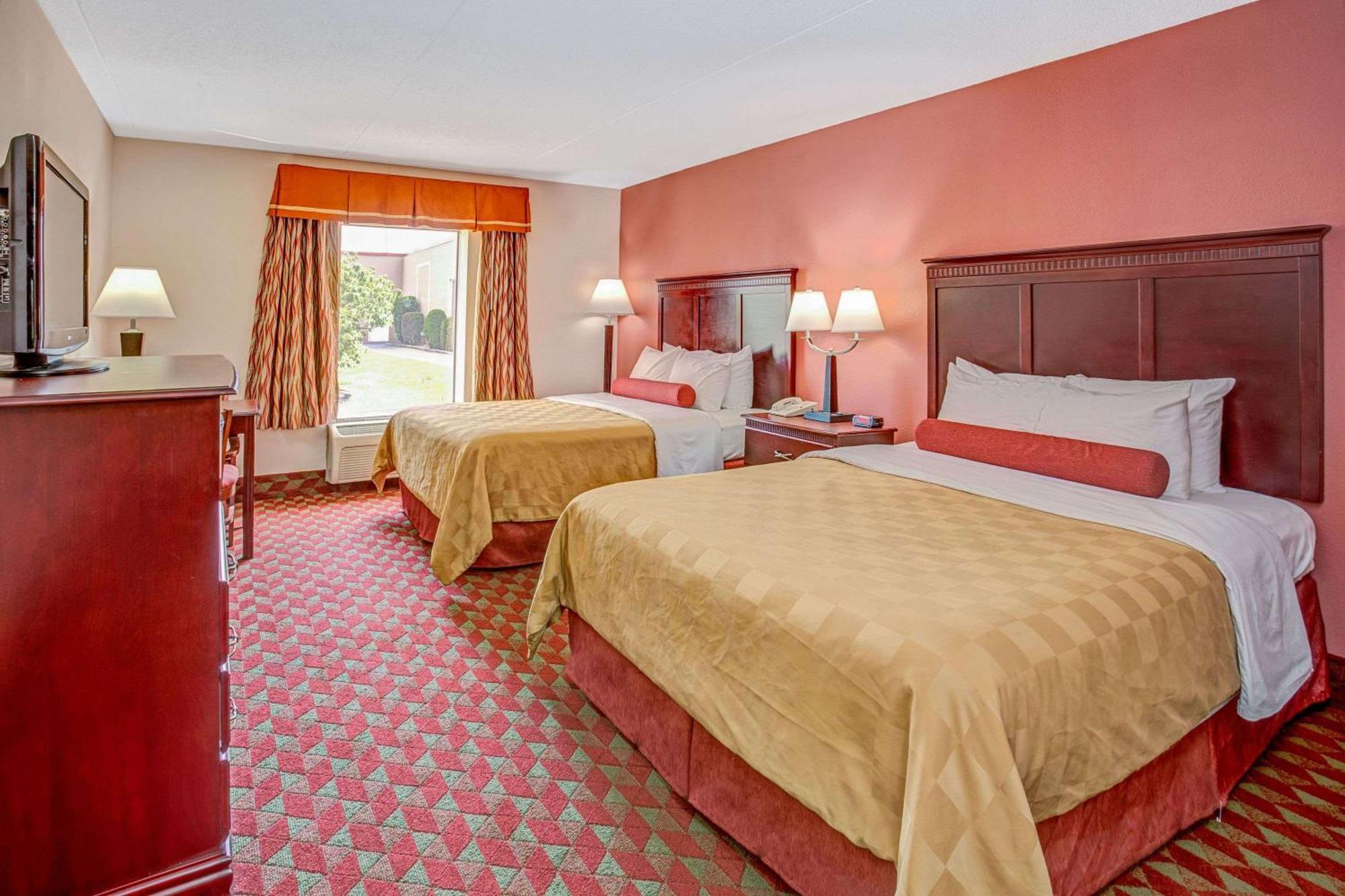 Queen Room with Two Queen Beds - Mobility Access/Non-Smoking