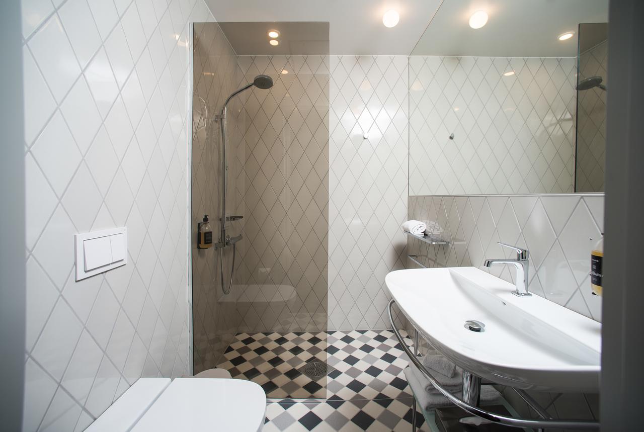 Deluxe King Room with City View
