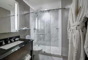 Standard Queen Room with One Queen Bed,1210414642:JPEG