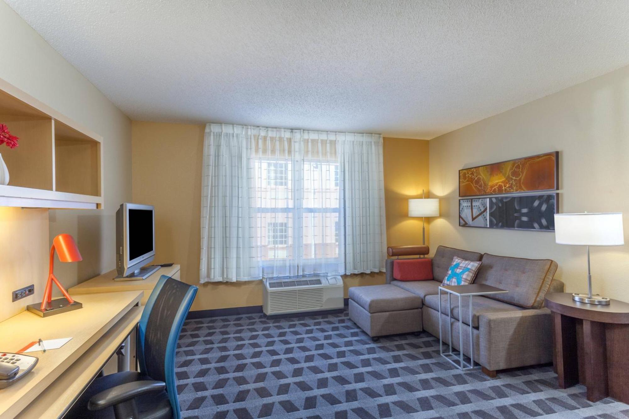 One-Bedroom King Suite