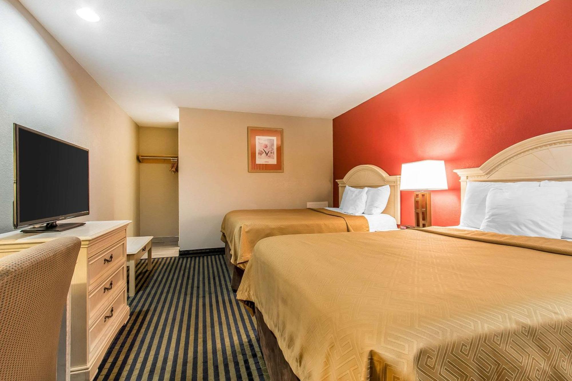 Queen Room with Two Queen Beds - Non-Smoking