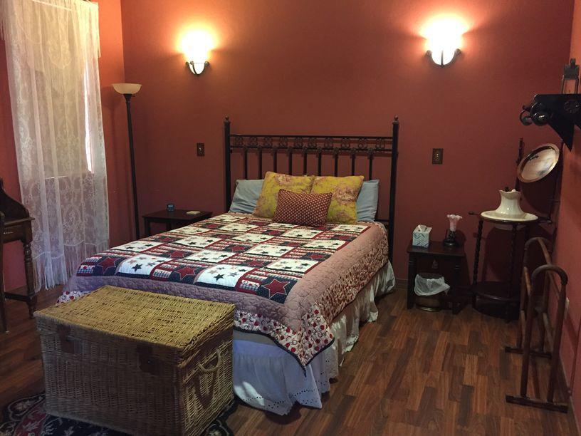 Queen Room - Disability Access
