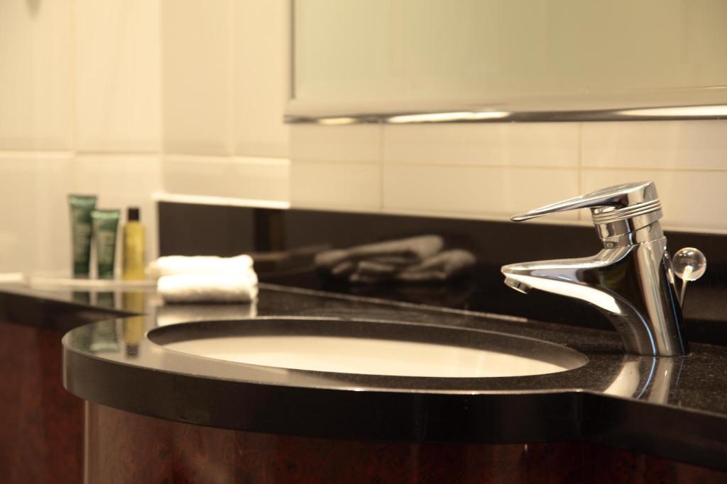 Family Room with Two Double Beds,1181043178:JPEG