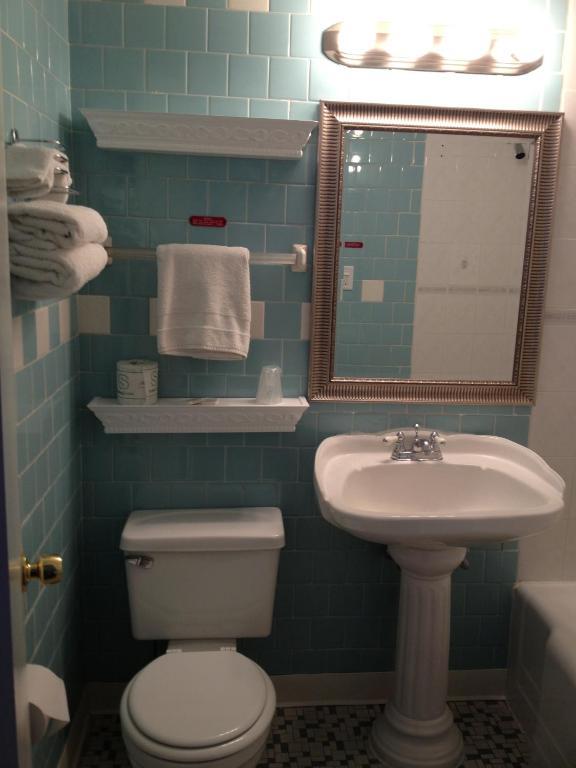 King Room - Non-Smoking,61241518:JPEG