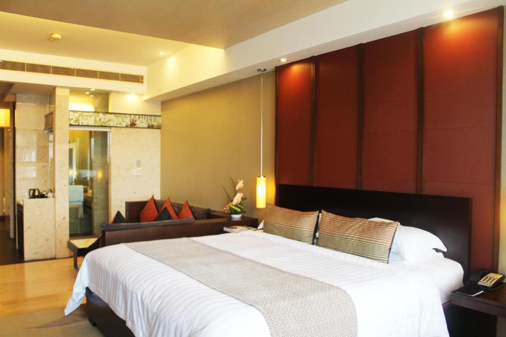 Executive Club Double or Twin Room