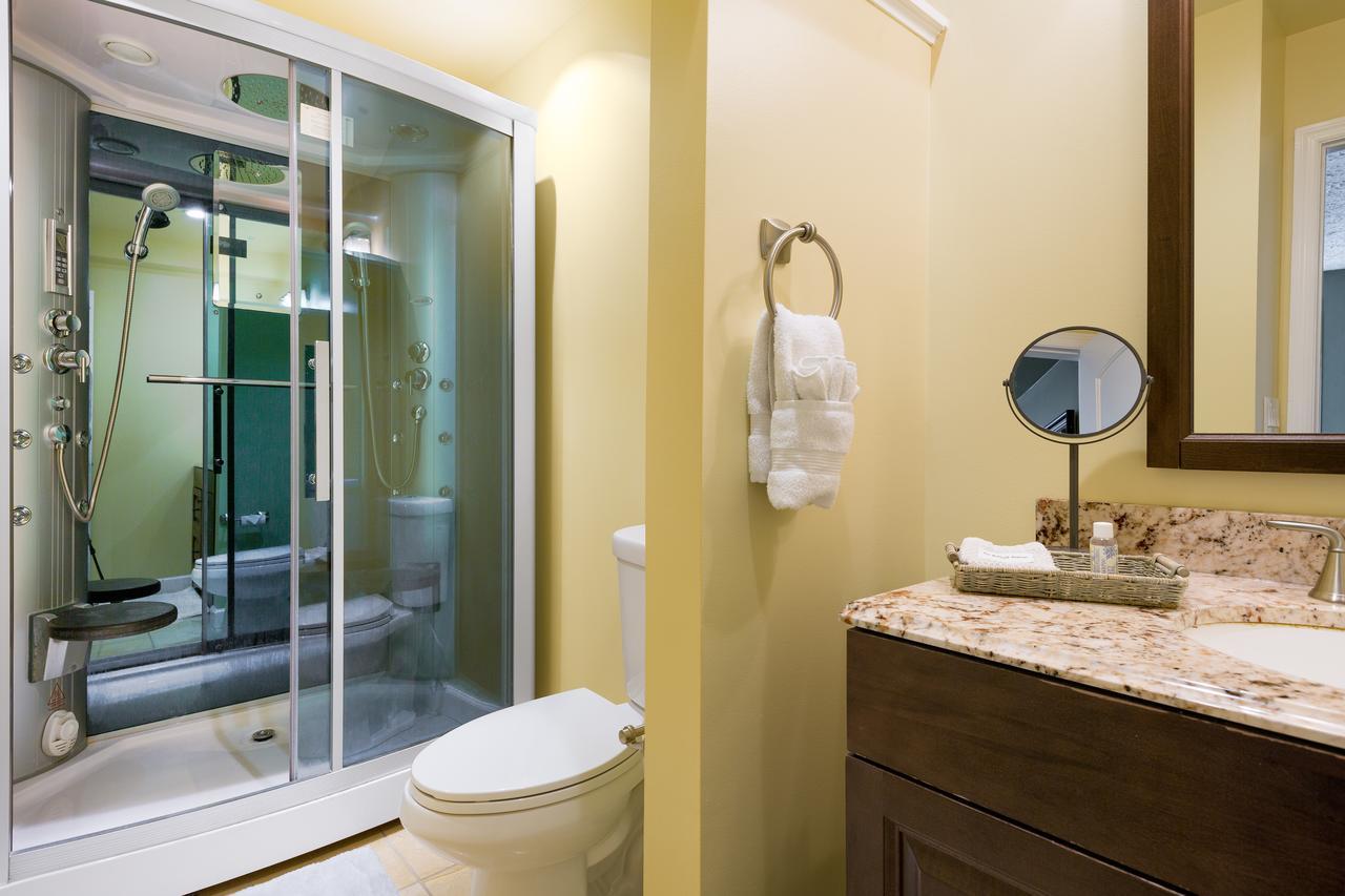 Deluxe King Suite Key West