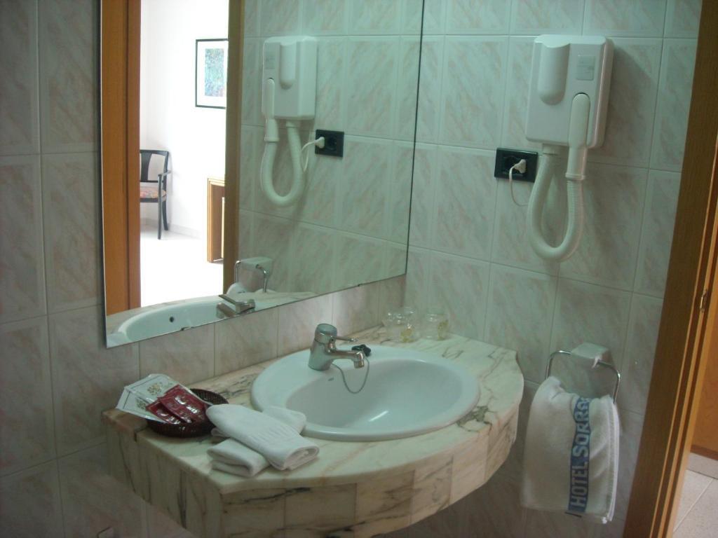 Executive Double Room with Two Double Beds,665599065:JPEG